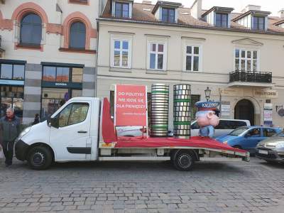 Parada śmieszności - polityczny happening w Krakowie - zdjęcie 11