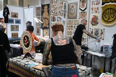 Oto najmodniejsze obecnie tatuaże, festiwalowe szaleństwo w Krakowie - zdjęcie 49