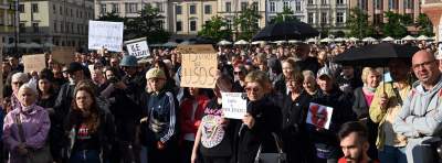 Ani jednej więcej, protest w Krakowie po śmierci ciężarnej Doroty - zdjęcie 28