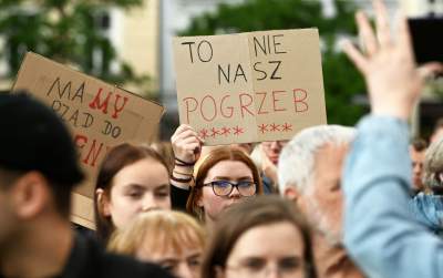 Ani jednej więcej, protest w Krakowie po śmierci ciężarnej Doroty - zdjęcie 16