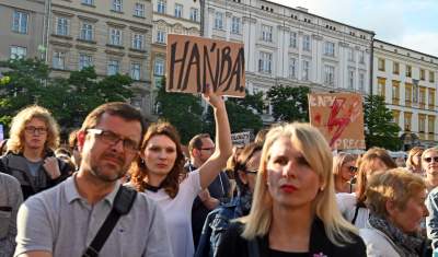 Ani jednej więcej, protest w Krakowie po śmierci ciężarnej Doroty - zdjęcie 35