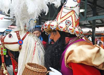 Pobiera haracz, w zamian wali buławą na szczęście. Udany debiut - zdjęcie 18