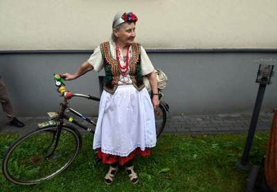 Pobiera haracz, w zamian wali buławą na szczęście. Udany debiut - zdjęcie 9