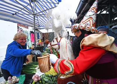 Pobiera haracz, w zamian wali buławą na szczęście. Udany debiut - zdjęcie 16