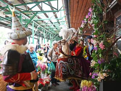 Pobiera haracz, w zamian wali buławą na szczęście. Udany debiut - zdjęcie 19