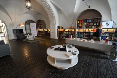 Księgarnia w Pałacu Potockich, tu literatura łączy się z innymi dziedzinami sztuki - zdjęcie 6