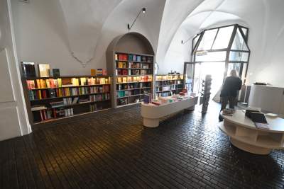 Księgarnia w Pałacu Potockich, tu literatura łączy się z innymi dziedzinami sztuki - zdjęcie 3