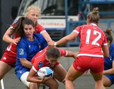 Gryzą trawę niemal dosłownie, czasem gubią koszulki. Rugbystki w akcji - zdjęcie 4