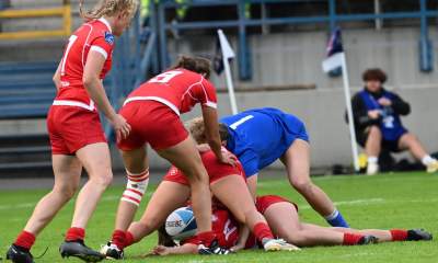 Gryzą trawę niemal dosłownie, czasem gubią koszulki. Rugbystki w akcji - zdjęcie 3