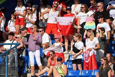 Gryzą trawę niemal dosłownie, czasem gubią koszulki. Rugbystki w akcji - zdjęcie 14