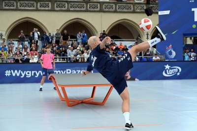 Dziwaczne zawody na Rynku, tę dyscyplinę wymyślili Węgrzy - zdjęcie 8