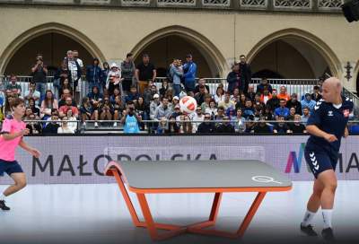 Dziwaczne zawody na Rynku, tę dyscyplinę wymyślili Węgrzy - zdjęcie 11