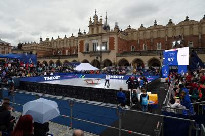 Dziwaczne zawody na Rynku, tę dyscyplinę wymyślili Węgrzy - zdjęcie 30