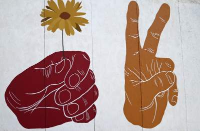 Poezja noblistki trafiła na płot, wyjątkowa wystawa na Dolnych Młynów - zdjęcie 6