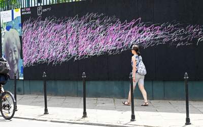 Poezja noblistki trafiła na płot, wyjątkowa wystawa na Dolnych Młynów - zdjęcie 20