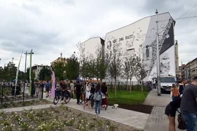 Krakowianie pokochali nowy park im. Wisławy Szymborskiej, zachwycające miejsce - zdjęcie 1