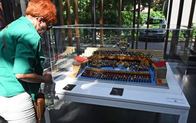 Nobel dla Szymborskiej w wersji Lego... - zdjęcie 12