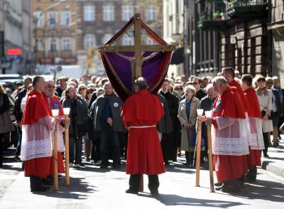 Wielki Piątek na krakowskim Kazimierzu... - zdjęcie 8