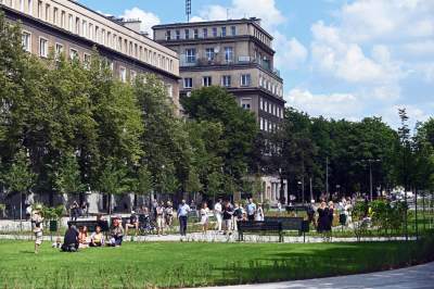 Gdziekolwiek tutaj spojrzę, na każdym kroku widzę róże! - zdjęcie 8