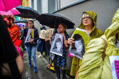 Protest przed komisariatem przy Królewskiej, po skandalicznej interwencji Policji - zdjęcie 17