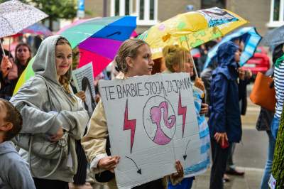 Protest przed komisariatem przy Królewskiej, po skandalicznej interwencji Policji - zdjęcie 14