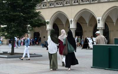 Arabskie wakacje w Krakowie, uwielbiają deszcz, zieleń i obwarzanki - zdjęcie 28