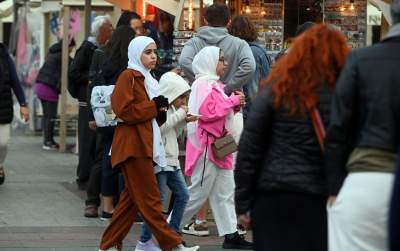 Arabskie wakacje w Krakowie, uwielbiają deszcz, zieleń i obwarzanki - zdjęcie 17