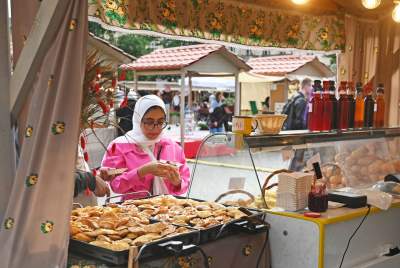 Arabskie wakacje w Krakowie, uwielbiają deszcz, zieleń i obwarzanki - zdjęcie 2