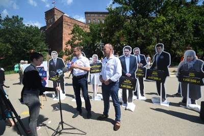 Aleja Milionerów PiS stanęła pod Wawelem, dorobili się dzięki partii - zdjęcie 1