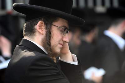 Tłum rozmodlonych Żydów znów wypełnił krakowski Kazimierz, ważna dla nich rocznica - zdjęcie 22