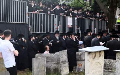 Tłum rozmodlonych Żydów znów wypełnił krakowski Kazimierz, ważna dla nich rocznica - zdjęcie 20