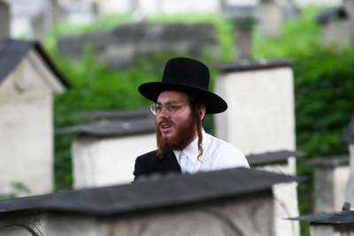 Tłum rozmodlonych Żydów znów wypełnił krakowski Kazimierz, ważna dla nich rocznica - zdjęcie 8