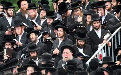 Tłum rozmodlonych Żydów znów wypełnił krakowski Kazimierz, ważna dla nich rocznica - zdjęcie 59