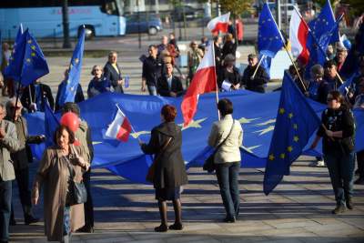 Piękny dzień "na niebiesko" w Krakowie (Rok 2019) - zdjęcie 17