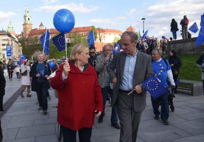 Piękny dzień "na niebiesko" w Krakowie (Rok 2019) - zdjęcie 13