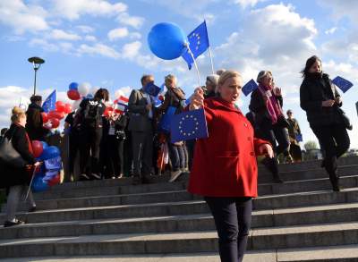 Piękny dzień "na niebiesko" w Krakowie (Rok 2019) - zdjęcie 11