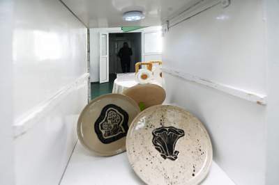 Apteka Designu: w ponurym budynku urządzono piękną przestrzeń - zdjęcie 10