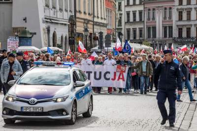 Nie mogli pojechać na marsz do Warszawy, wysłali wsparcie z Krakowa - zdjęcie 12