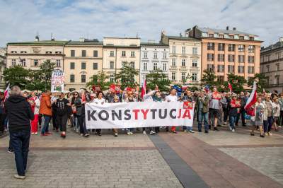 Nie mogli pojechać na marsz do Warszawy, wysłali wsparcie z Krakowa - zdjęcie 22