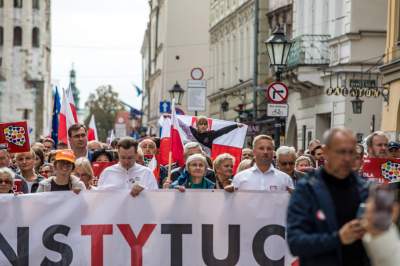 Nie mogli pojechać na marsz do Warszawy, wysłali wsparcie z Krakowa - zdjęcie 8