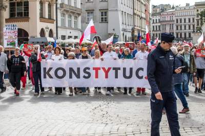 Nie mogli pojechać na marsz do Warszawy, wysłali wsparcie z Krakowa - zdjęcie 13