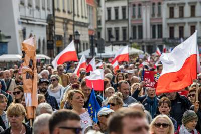 Nie mogli pojechać na marsz do Warszawy, wysłali wsparcie z Krakowa - zdjęcie 20
