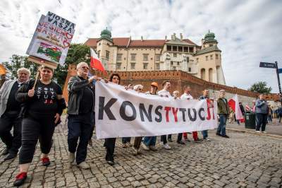 Nie mogli pojechać na marsz do Warszawy, wysłali wsparcie z Krakowa - zdjęcie 6