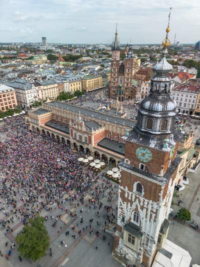 Nie mogli pojechać na marsz do Warszawy, wysłali wsparcie z Krakowa - zdjęcie 28