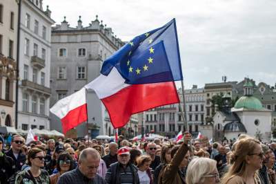 Nie mogli pojechać na marsz do Warszawy, wysłali wsparcie z Krakowa - zdjęcie 16