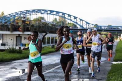 Fajnie się biega w Krakowie, 9. Cracovia Półmaraton Królewski - zdjęcie 1