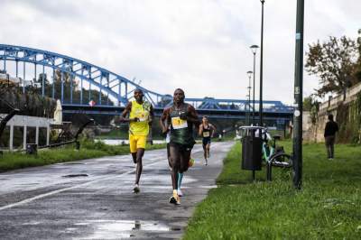Fajnie się biega w Krakowie, 9. Cracovia Półmaraton Królewski - zdjęcie 2