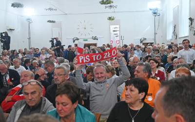 Donald Tusk w Chrzanowie: spotkanie z wolontariuszami OKW - zdjęcie 2