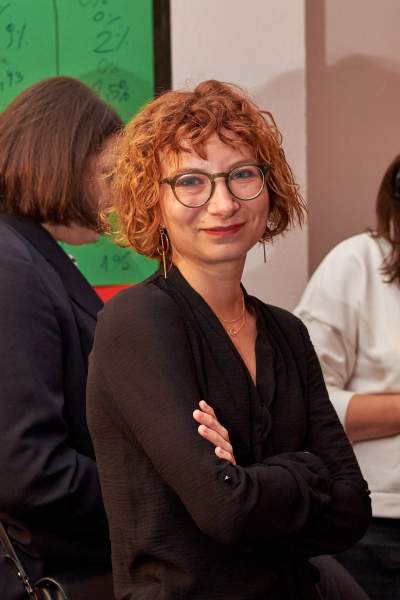 Wybory w Krakowie: długie kolejki do późnej nocy i świętowanie w partyjnych sztabach - zdjęcie 23