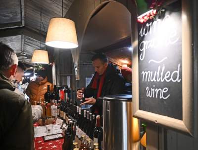 Ruszył jarmark bożonarodzeniowy, ceny nie zniechęcają - zdjęcie 58